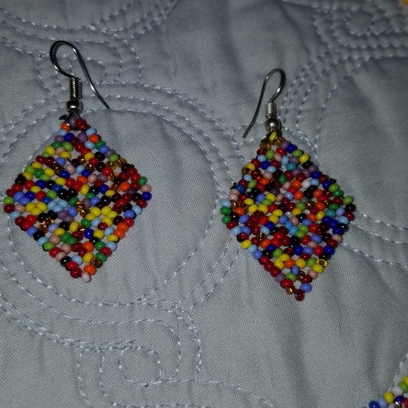 Gorgeous Multicolored Necklace & earrings - Picture 2 of 3